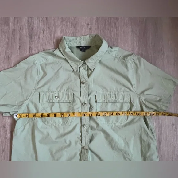 Eddie Bauer Sage Green Camp button down outdoor sports Shirt - Picture 4 of 9